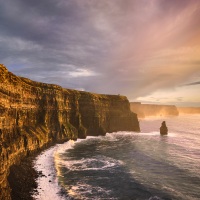 Příběhy divokého oceánu / Wild Ocean Stories © George Karbus: Majestátné útesy Cliffs of Mohers, Západní pobrezi irska / Majestic Cliffs of Moher, West Coast of Ireland