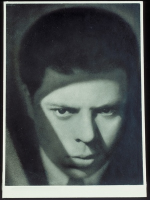 Fotografická výstava ELEMENT F. | Miroslav Hák, Pasáž, 1966, 300 x 400 mm, foto: archiv MG