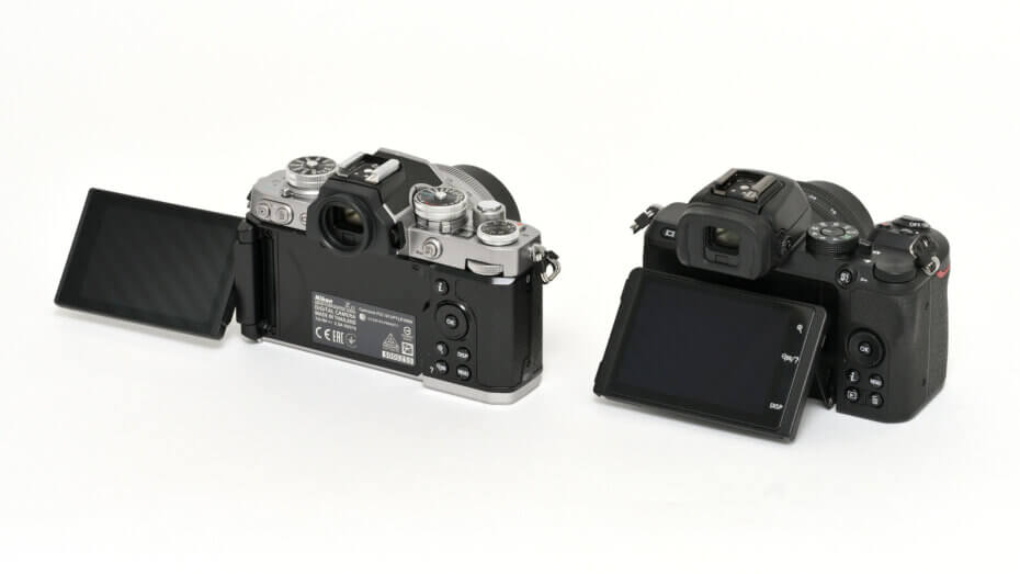 Porovnání Nikonu Z fc a Z 50 zezadu