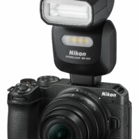 Nikon Z 30 s externím bleskem Nikon Speedlight SB-500