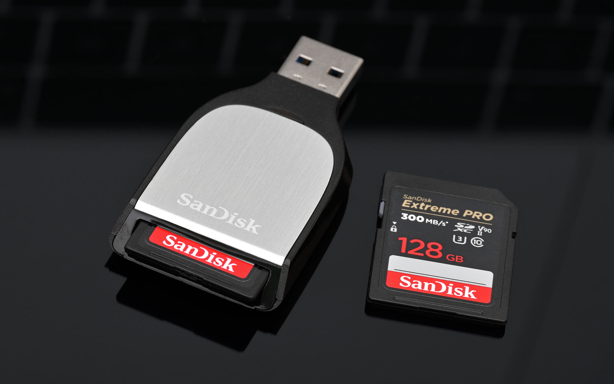 Čtečka paměťových karet SanDisk Extreme PRO SD UHS-II + karta SanDisk Extreme PRO SDHC/SDXC UHS-II