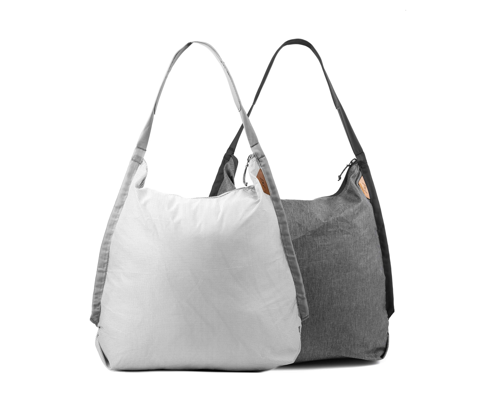 Sbalitelnou tašku Packable Tote si můžete pořídit v jedné ze dvou barevných variant | Zdroj foto Peak Design