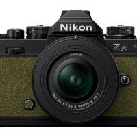 Nikon Z fc Black/Olivově zelená + NIKKOR Z DX 16–50 mm f/3,5–6,3 VR