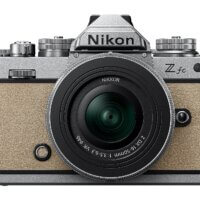 Nikon Z fc Silver/Pískově béžová + NIKKOR Z DX 16–50 mm f/3,5–6,3 VR