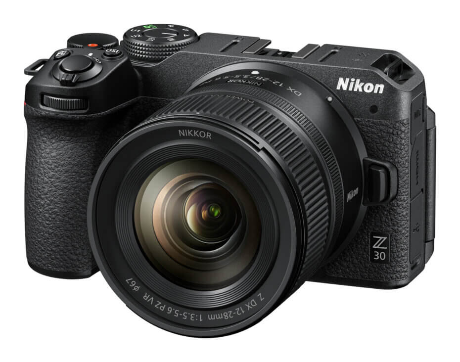 NIKKOR Z DX 12–28 mm f/3,5–5,6 PZ VR na těle Nikon Z 30
