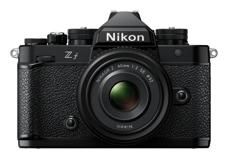 Nikon Z f s objektivem NIKKOR Z 40 mm f/2 SE