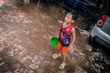 Čtenářský cestopis: Laoský nový rok – voda, kam se podíváš
