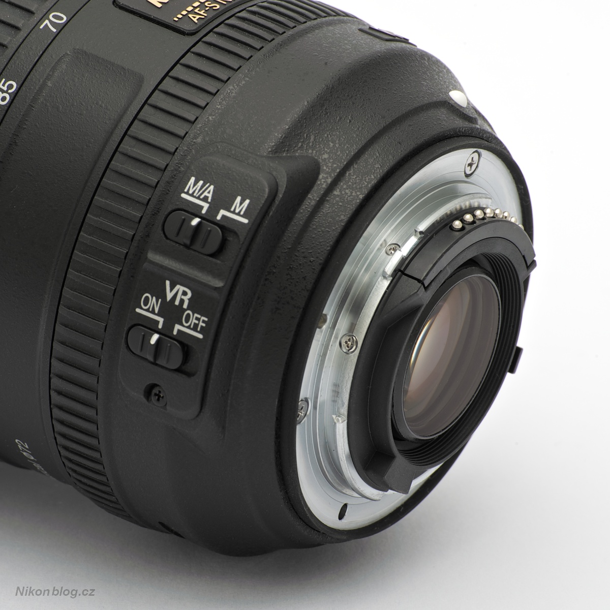 AF-S Nikkor 24–85 mm F3,5–4,5G ED VR – výborný základní zoom pro FX >